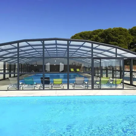 Cosy With Shared Pools In Pomerols, Cleaning Included Chalet *