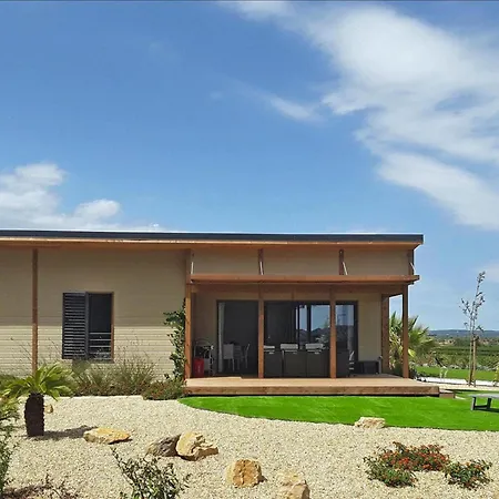Cosy With Shared Pools In Pomerols, Cleaning Included *