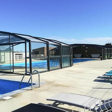 Cosy With Shared Pools In Pomerols, Cleaning Included Chalet Pomerols